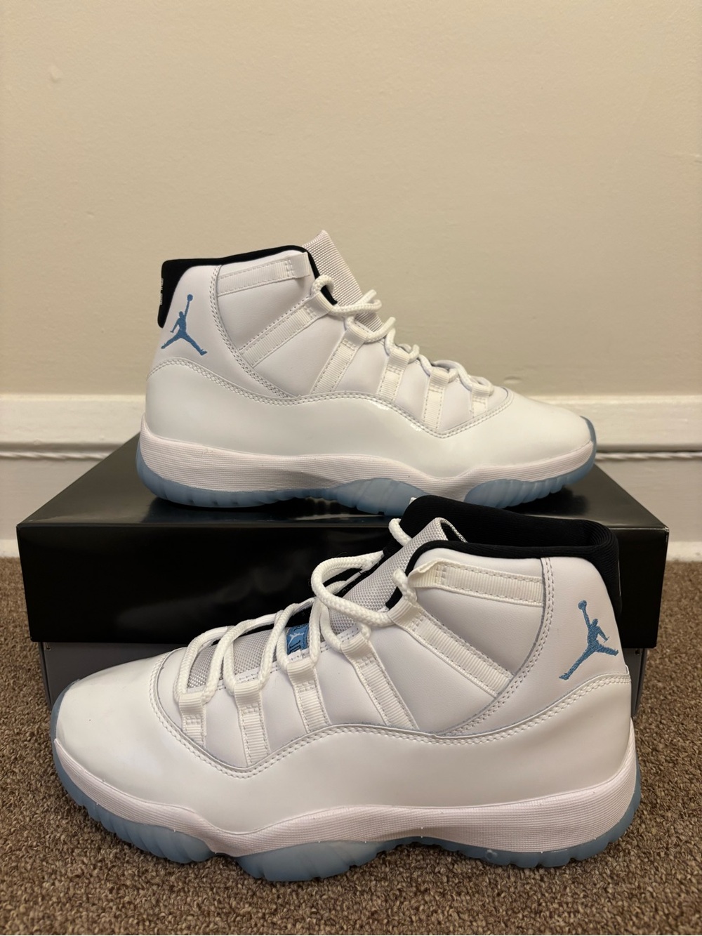 Air Jordan retro 11 legend blue 2024 size 9.5
